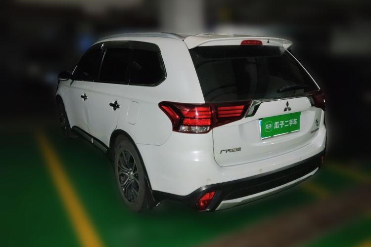 Used Mitsubishi Outlander 2018 2.0L Two-Wheel-Drive Jiale Edition 7-Seater