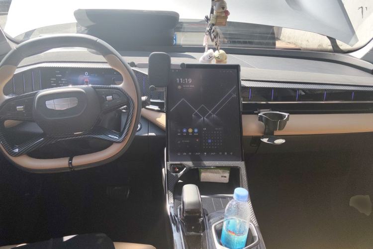 Used Geely Auto FX11 2023 1.5TD DCT Prestige Edition Center Console