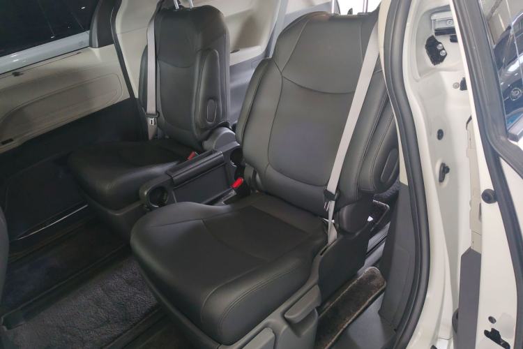 Used Toyota SIENNA 2023 2.5L Hybrid Comfort Edition Left Rear Seat