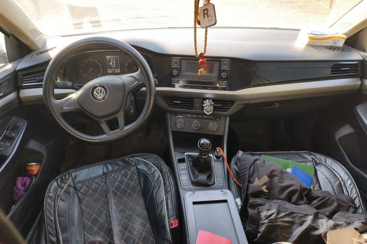Used Volkswagen Bora 2019 Revised Version 1.5L Manual Fashion Edition China VI Standard Center Console