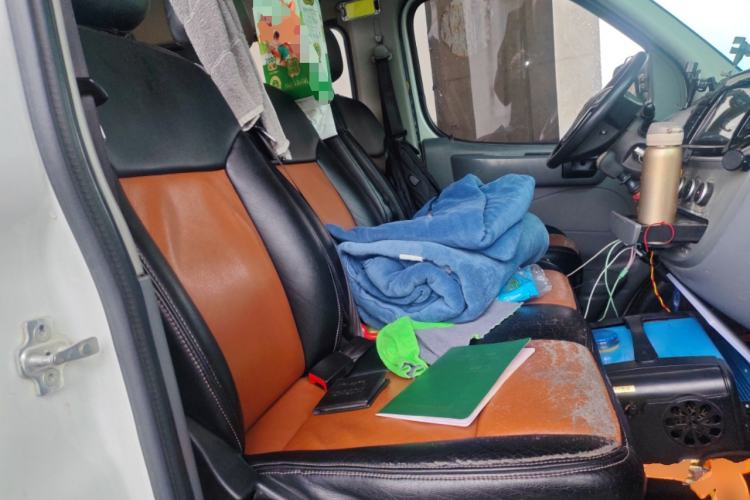 Used SAIC MAXUS Xintu V80 2019 2.5T Classic Version 6-Speed Manual – Aoyuntong Modified Long Wheelbase Mid-Height 7-Seater