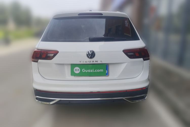 Used Volkswagen Tiguan L 2023 Revised Version 330TSI Automatic Two-Wheel Drive Smart Enjoyment Edition Rear