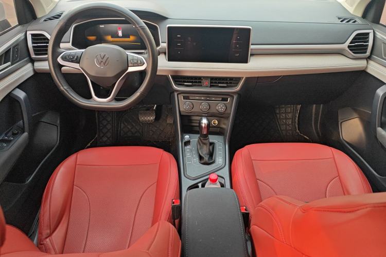 Used Volkswagen Tharu 2023 300TSI Two-Wheel-Drive Crescent Edition Center Console