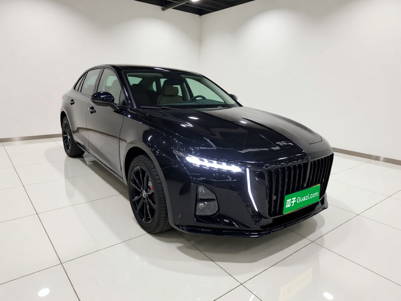 Hongqi H5 2025 Model 2.0T Automatic Xuan Ying 2 Million Units Commemorative Edition — снимка 3