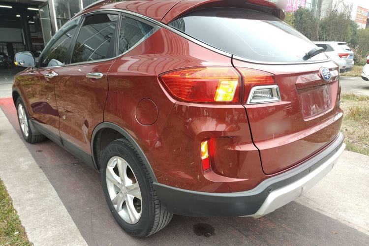 Used Bestune X80 2016 2.0L automatic Comfort trim level