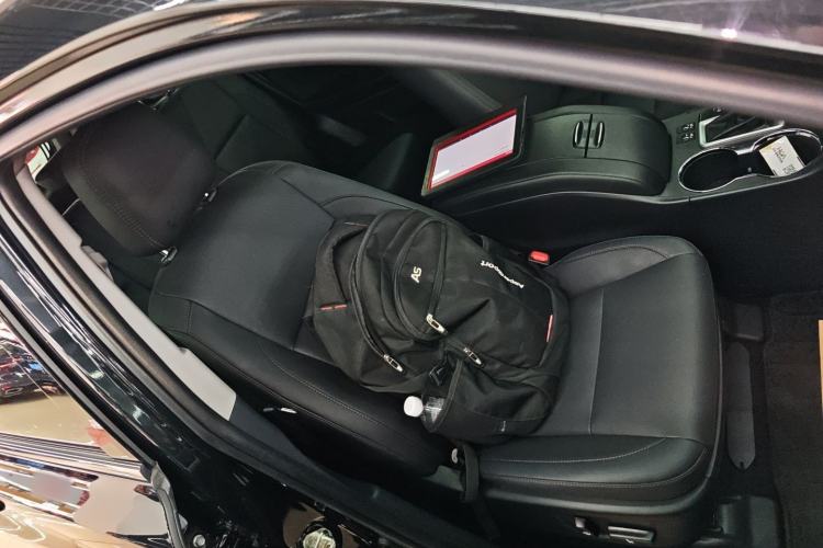 Used Toyota Highlander 2018 2.0T Four-Wheel Drive Luxury Version 7 Seats China VI Standard
