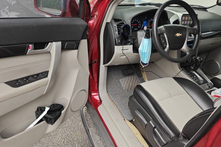 Used Chevrolet Captiva 2015 2.4L Two-Wheel Drive Urban Version 5 Seats