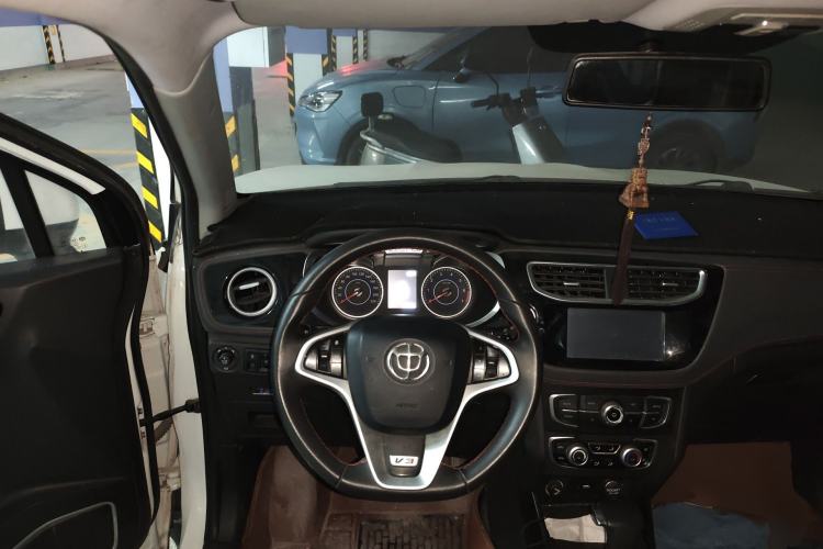 Used Brilliance V3 2016 1.5T Automatic Flagship Model