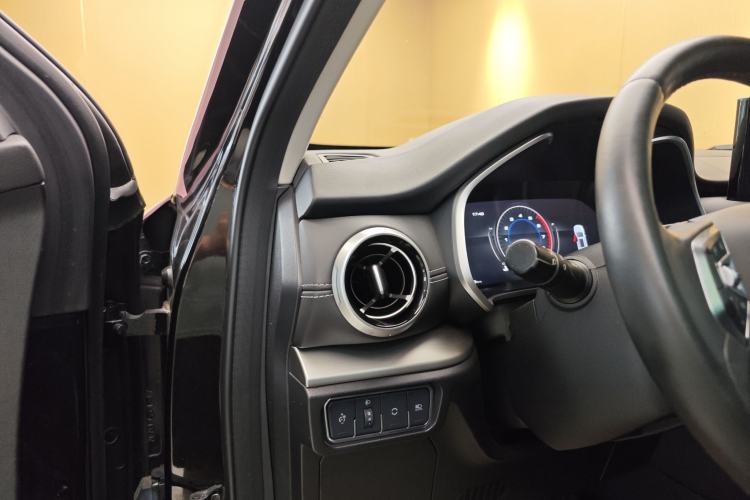 Used Wey VV6 2021 2.0T Two-Wheel Drive Smart Plus Interior 1