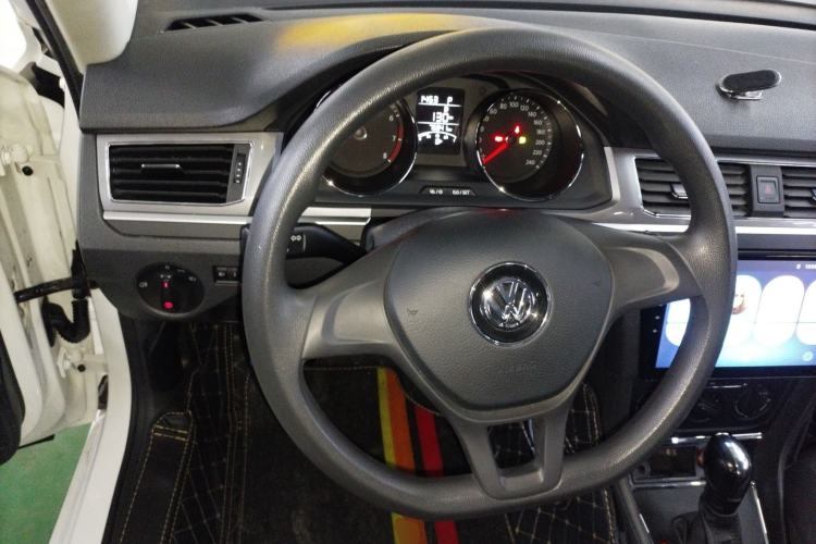 Used Volkswagen Bora 2017 1.6L Automatic Fashion Model Steering Wheel