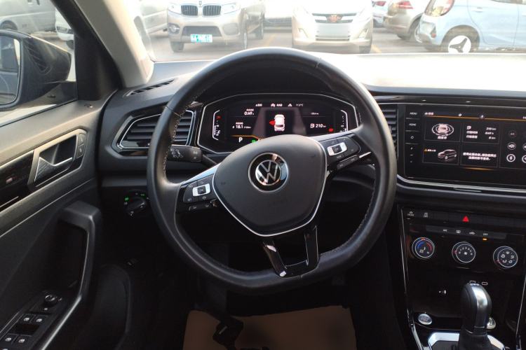 Used Volkswagen T-ROC 2021 280TSI DSG Two-Wheel Drive Comfort Connect Edition
