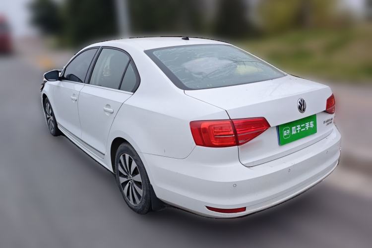 Used Volkswagen Sagitar 2015 230TSI Automatic Luxury Model
