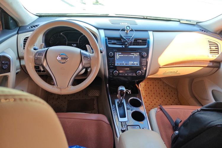 Used Nissan Teana 2013 2.5L XL-Upper NAVI Tech Deluxe Edition Center Console