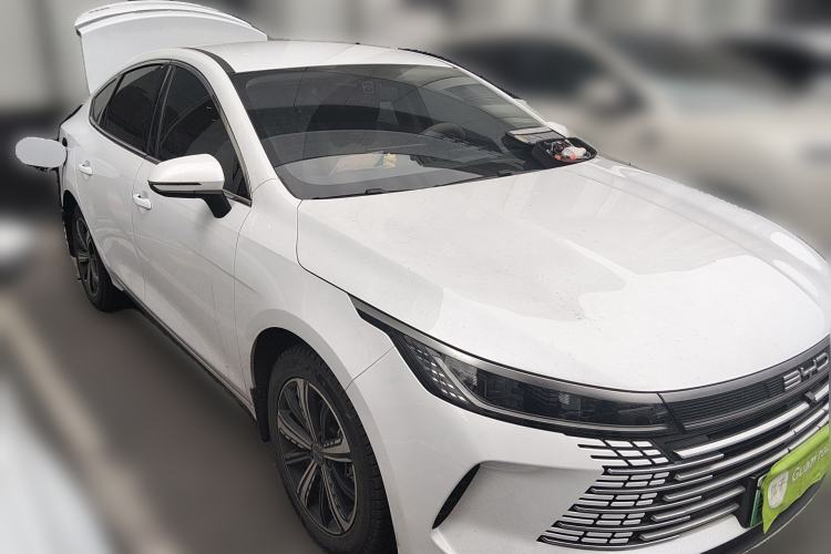 Used BYD Destroyer 05 2024 Honor Edition DM-i 120KM Luxury Model Front Right 45 Deg