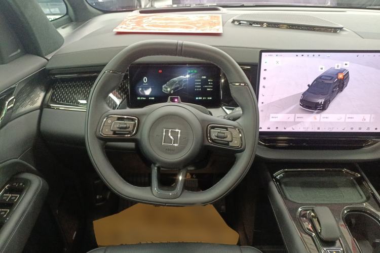 Used Zeekr 009 2024 7-Seater Walk-Through Version Four-Wheel Drive 108 kWh Steering Wheel