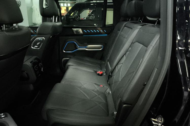 Used Formula Leopard 8 2025 Smart & Brave Flagship Edition 7 Seats