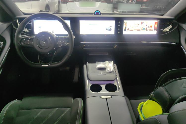 Used VOYAH FREE 2025 318 318 km Rear-Drive Touring Edition