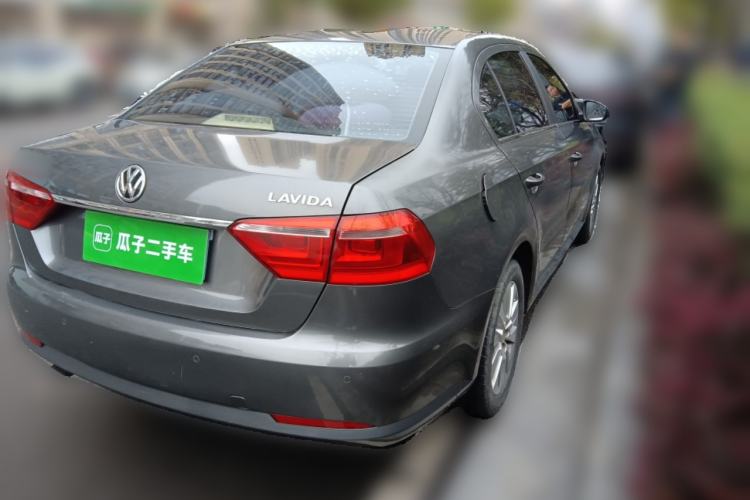 Used Volkswagen Lavida 2013 Restyled Classic 1.6L Manual Comfort Edition
