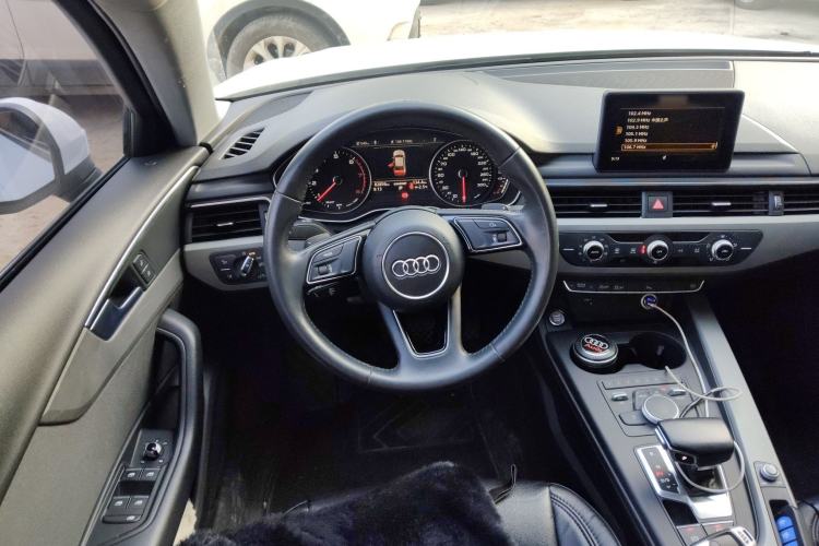 Used Audi A4L 2018 30th Anniversary Edition 40 TFSI Trendy Model
