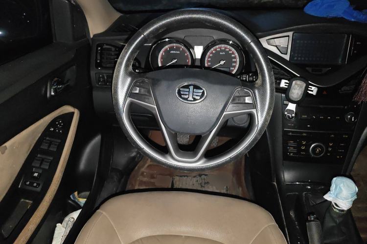 Used Bestune B70 2014 2.0L manual luxury version Steering Wheel