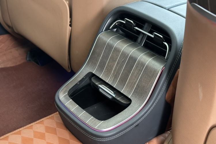 Used Mercedes-Benz E-Class 2024 E 300 L Stylish Model Interior 8