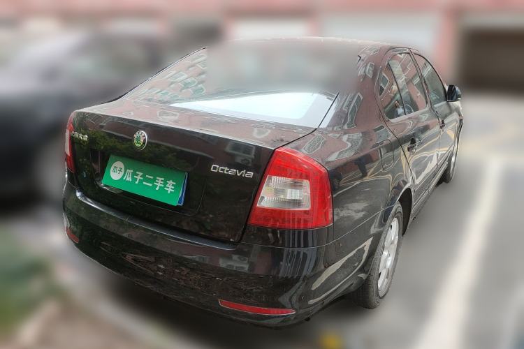 Used Skoda Octavia 2012 1.6L Automatic Yijie Edition Rear Right 45 Deg