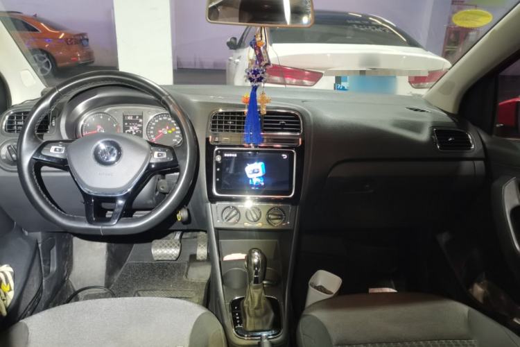 Used Volkswagen Polo 2018 1.5L Automatic Enjoyment Model Center Console