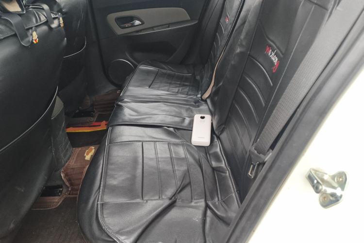 Used Chevrolet Cruze 2013 1.6L SL Sunroof Edition MT Left Rear Seat