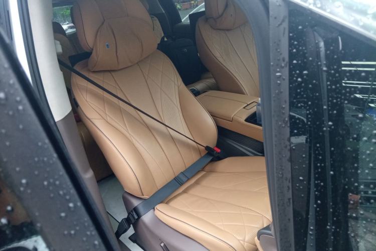 Used Denza D9 2022 DM-i 970 Four-Wheel Drive Flagship Model
