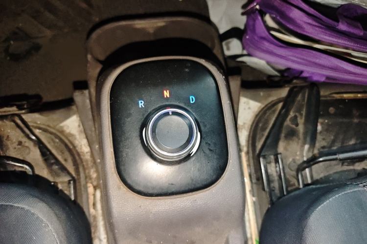 Used New Gonow Shuailing 2023 Standard Range 41.93 kWh Tianjin Hengtian Gear Lever