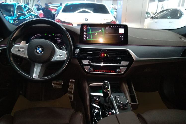 Used BMW 5 Series 2023 530Li Luxury Edition M Sport Package
