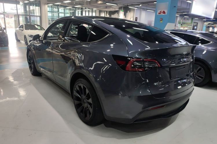 Used Tesla Model Y 2022 Long-Range All-Wheel-Drive Version
