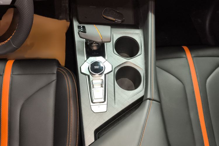 Used Changan UNI-V 2024 1.5T Smart Navigation Version
