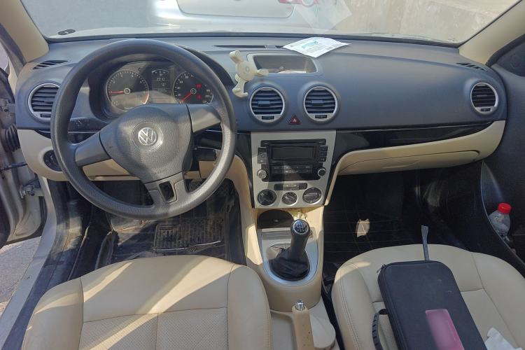 Used Volkswagen Lavida 2013 Classic 1.6L Manual Fashion Edition
