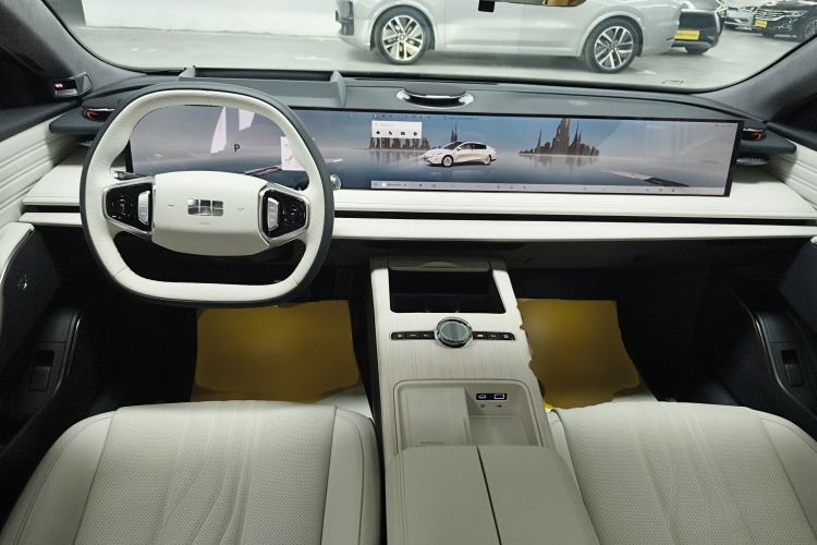 Used Geely Galaxy E8 2024 665 km Range Rear-Drive Starship Long-Range Version