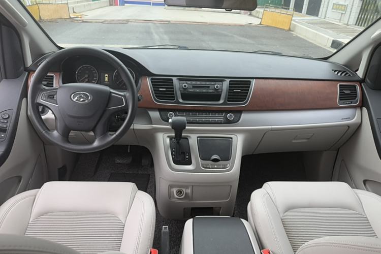 Used SAIC MAXUS G10 2016 2.0T Automatic Fashion Edition