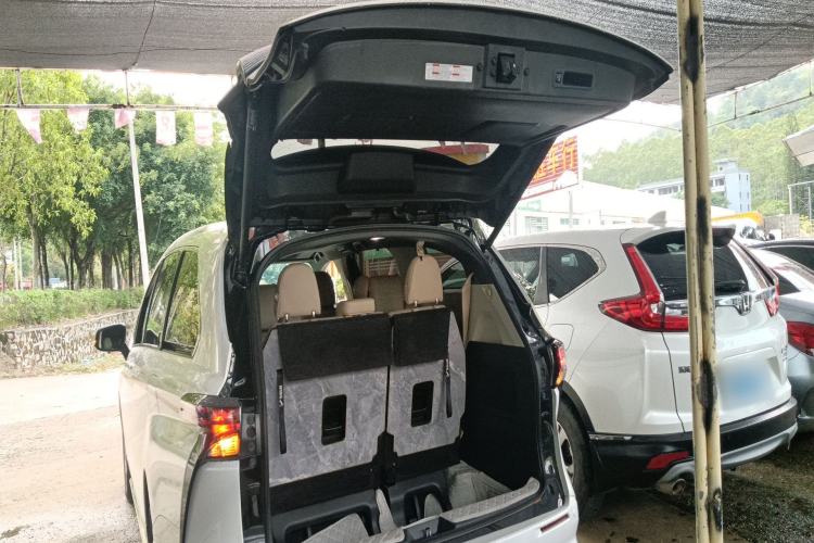 Used Toyota SIENNA 2021 2.5L Hybrid Luxury Edition Trunk