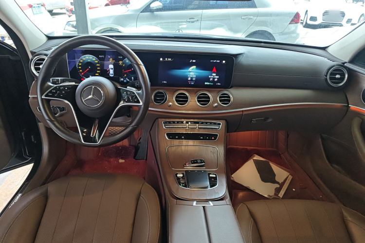 Used Mercedes-Benz E-Class 2023 Updated E 300 L Fashion Edition Center Console