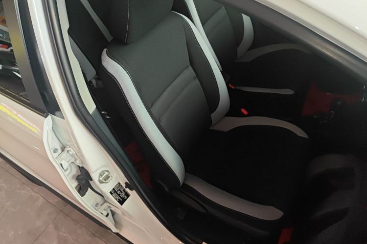 Used Toyota YARiS L Zhi Xuan 2022 X-Trail 1.5L CVT Leading PLUS Edition Right Front Seat