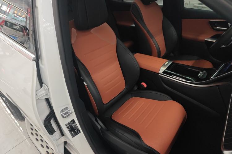 Used Mercedes-Benz GLC 2023 GLC 260 L 4MATIC Luxury Model 5 Seats