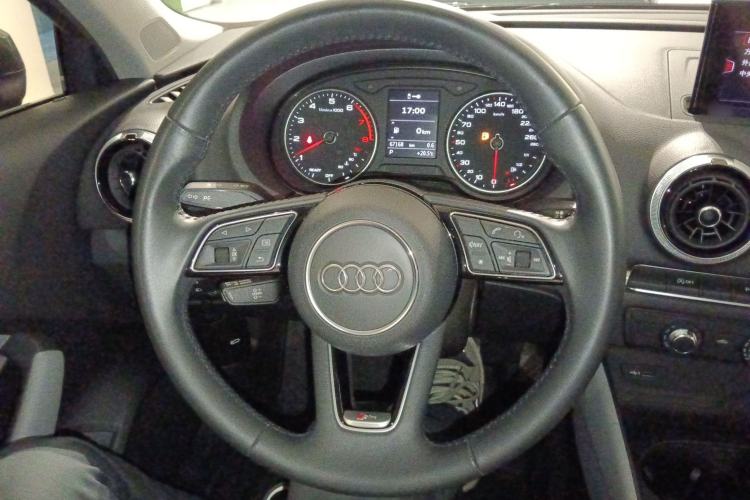Used Audi A3 2020 Limousine 35 TFSI Fashion Edition China VI Emission Standard Steering Wheel