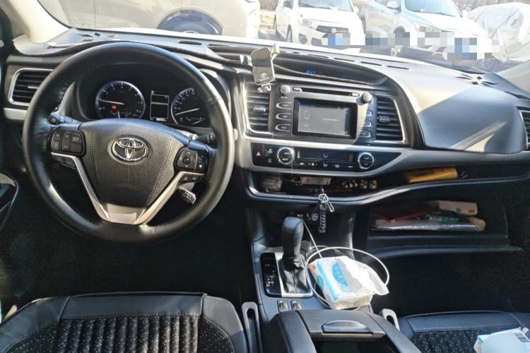 Used Toyota Highlander 2018 2.0T Four-Wheel Drive Luxury Edition 7 Seats China V Emission Standard
