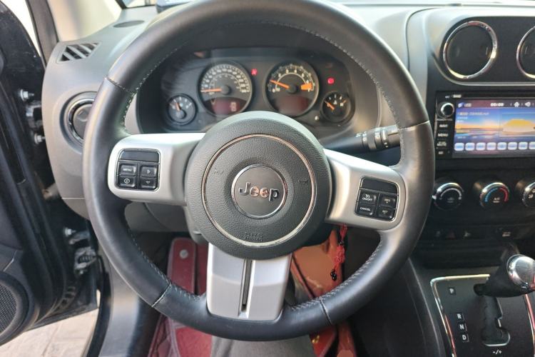 Used Jeep Compass 2015 2.0L two-wheel drive sport version