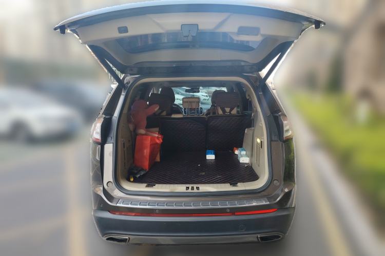 Used Ford Edge 2015 2.0T GTDi Two-Wheel-Drive High-Line Version