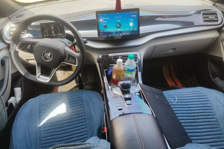 Used BYD Qin PLUS 2021 DM-i 55KM Flagship Model Center Console