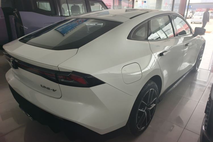 Used Changan UNI-V iDD 2024 Blue Whale Smart Electric iDD 136km Luxury Model