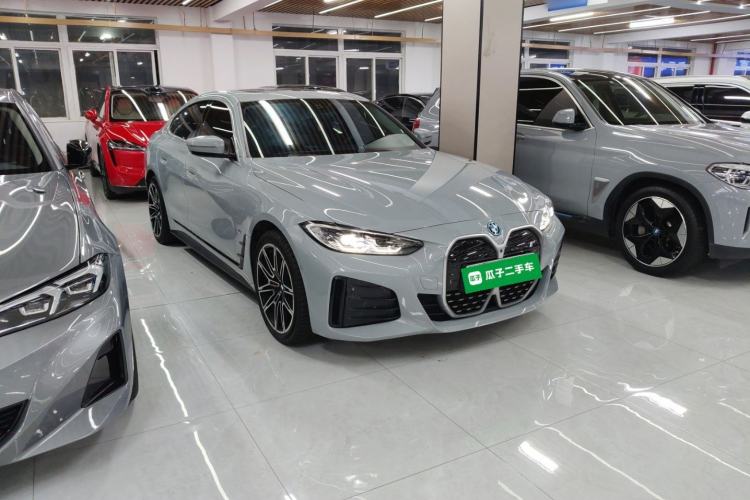 Used BMW i4 2023 eDrive35 Front Right 45 Deg