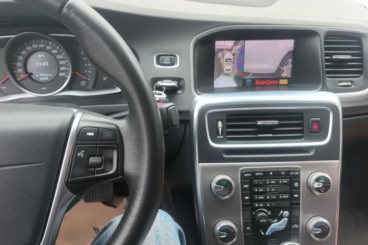 Used Volvo S60 2018 S60L T3 Smart Progress Edition Center Console