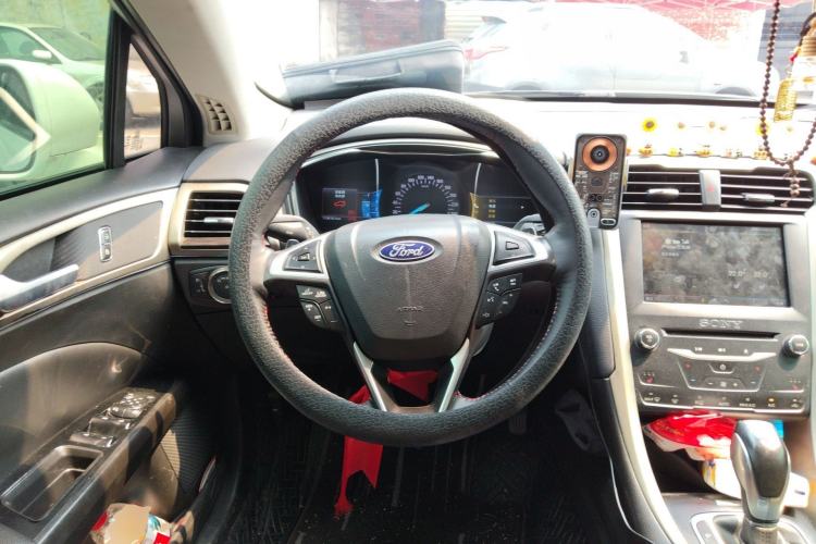 Used Ford Mondeo 2013 2.0L GTDi 200 Luxury Model Steering Wheel