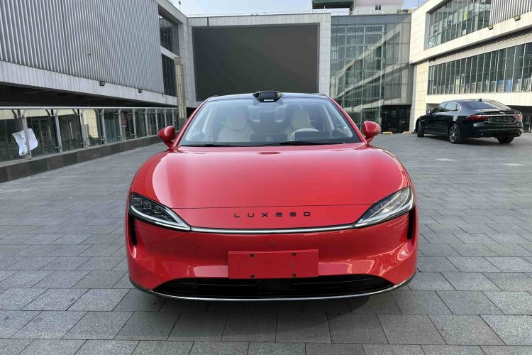 Used Hima Luxeed S7 2025 785 km Ultra